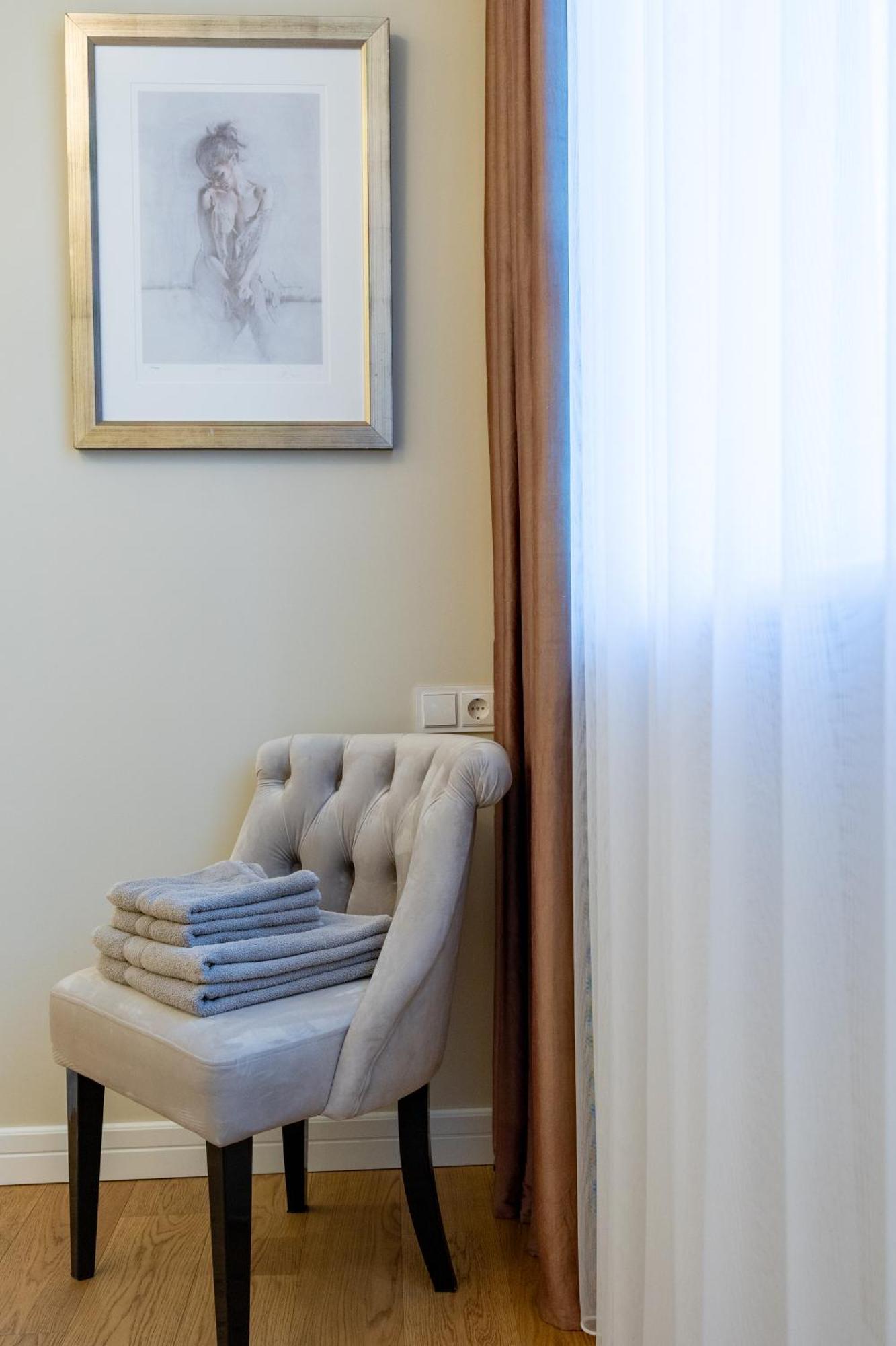 Luxury Central Apartment In Putvinskio Street Kaunas Exterior photo