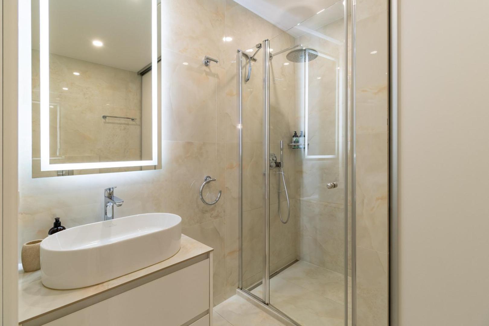 Luxury Central Apartment In Putvinskio Street Kaunas Exterior photo